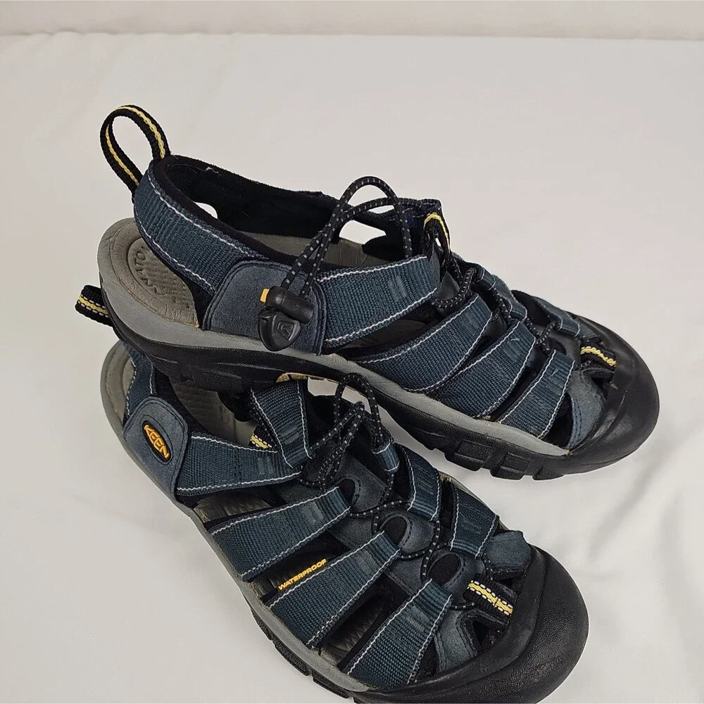 KEEN Newport H2 Men 9.5 Gray Yellow Water Hiking Sandals 1008399
